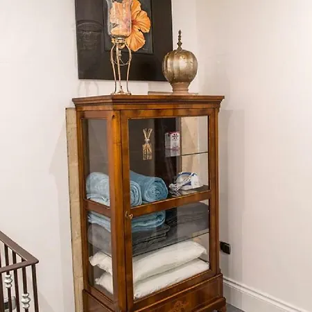 بيت ضيافة La Casa Dell'essere بيشيلي